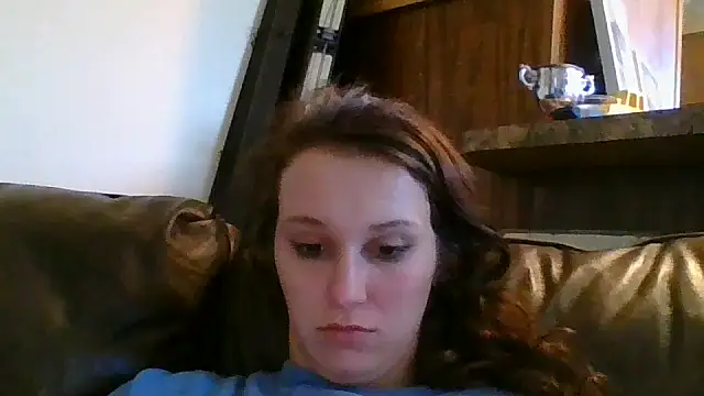 Snapshot of brunettebabexo3 chatting on November 3, 5:03 pm brunettebabexo3 online show from November 3, 5:03 pm