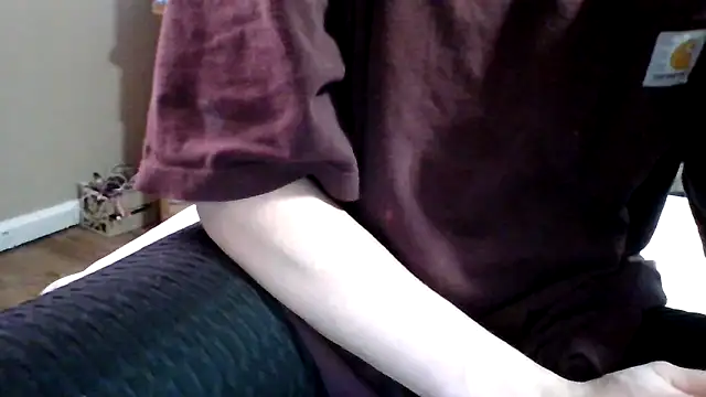 Snapshot of brunettebabexo3 chatting on November 19, 7:14 pm brunettebabexo3 online show from November 19, 7:14 pm