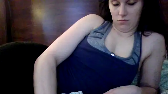 Snapshot of brunettebabexo3 chatting on February 22, 9:24 pm brunettebabexo3 online show from February 22, 9:24 pm