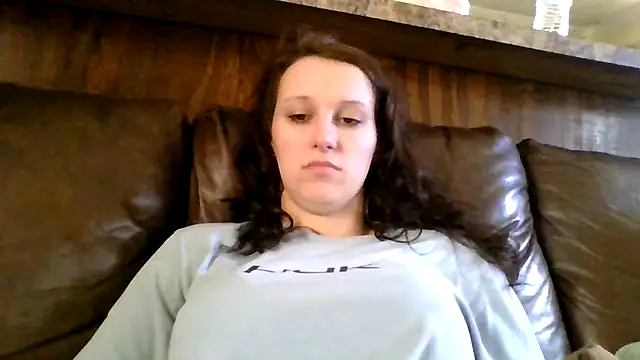 Snapshot of brunettebabexo3 chatting on February 28, 5:58 pm brunettebabexo3 online show from February 28, 5:58 pm
