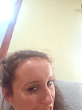 Snapshot of brunettebabexo3 chatting on March 26, 8:36 pm brunettebabexo3 online show from March 26, 8:36 pm
