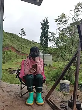 Snapshot of Helen-Tran chatting on October 27, 1:42 am Helen-Tran online show from October 27, 1:42 am