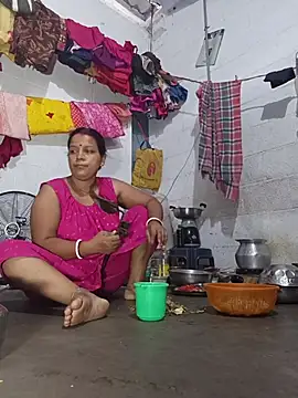 Snapshot of reya743 chatting on July 20, 1:42 am reya743 online show from July 20, 1:42 am