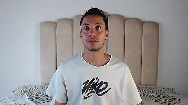 aroncooper1 online show from November 2, 8:11 pm