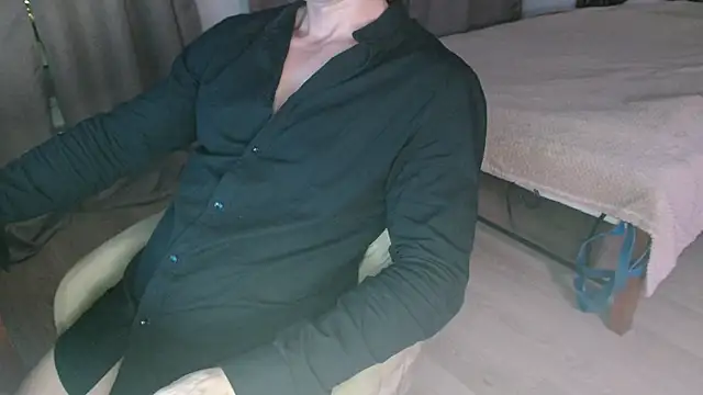 Snapshot of Freeze_Fire chatting on November 4, 8:52 pm Freeze Fire online show from November 4, 8:52 pm
