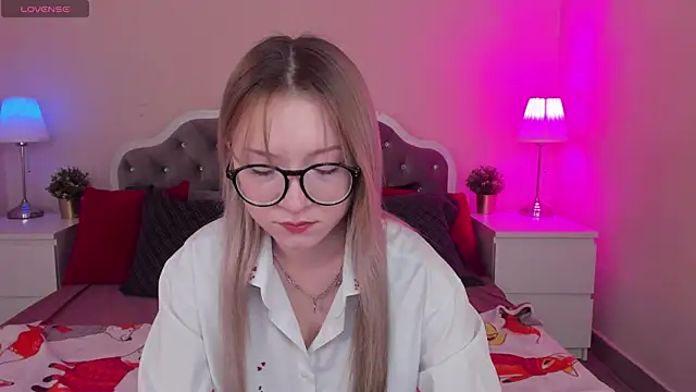 elliupp online show from September 24, 8:50 am