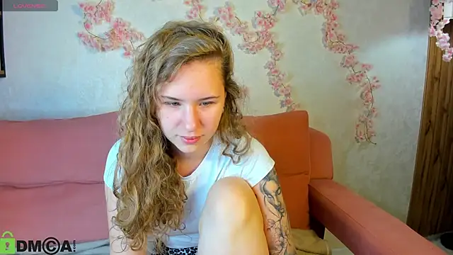 Snapshot of Elsie_Cutties chatting on October 2, 12:50 am Elsie Cutties online show from October 2, 12:50 am