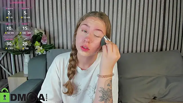 Snapshot of Elsie_Cutties chatting on October 4, 1:03 am Elsie Cutties online show from October 4, 1:03 am