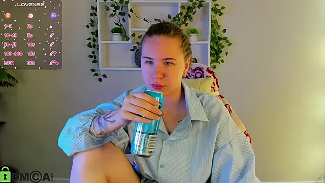 Snapshot of Elsie_Cutties chatting on November 5, 12:32 am Elsie Cutties online show from November 5, 12:32 am