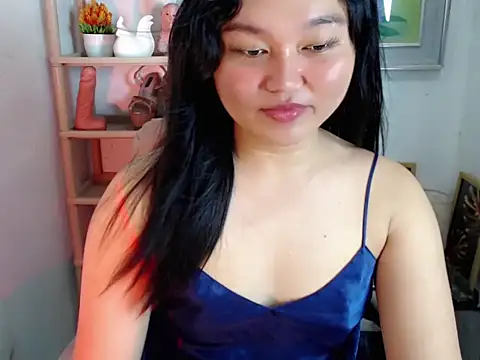 Snapshot of Eyes-on-me chatting on June 15, 4:47 am Eyes-on-me online show from June 15, 4:47 am