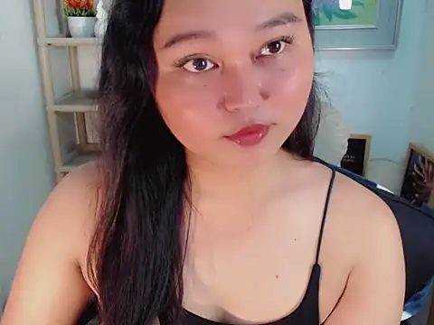 Snapshot of Eyes-on-me chatting on June 18, 6:57 am Eyes-on-me online show from June 18, 6:57 am