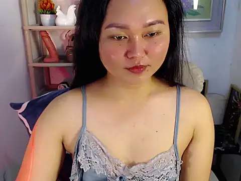 Snapshot of Eyes-on-me chatting on June 28, 7:42 pm Eyes-on-me online show from June 28, 7:42 pm