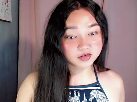 Snapshot of Eyes-on-me chatting on July 23, 8:40 pm Eyes-on-me online show from July 23, 8:40 pm