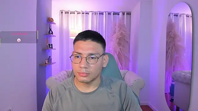 Snapshot of marcuswildx chatting on September 22, 12:18 pm marcuswildx online show from September 22, 12:18 pm