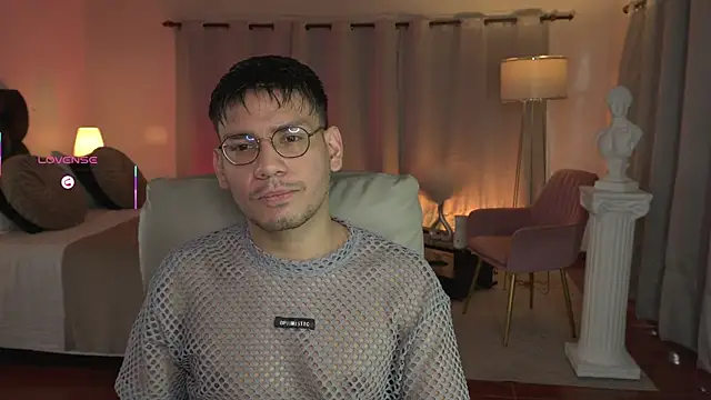 marcuswildx online show from April 23, 12:40 pm