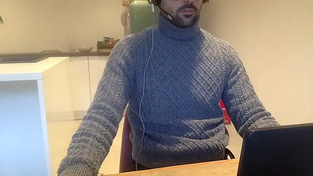 Snapshot of eauminerale chatting on January 19, 1:26 pm eauminerale online show from January 19, 1:26 pm