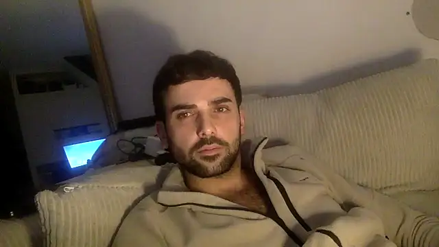 Snapshot of eauminerale chatting on February 10, 9:41 pm eauminerale online show from February 10, 9:41 pm