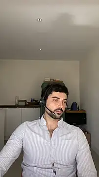 Snapshot of eauminerale chatting on April 7, 12:16 pm eauminerale online show from April 7, 12:16 pm
