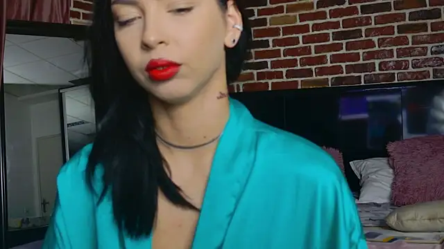 Snapshot of MeganSin_ chatting on October 4, 4:43 am MeganSin online show from October 4, 4:43 am