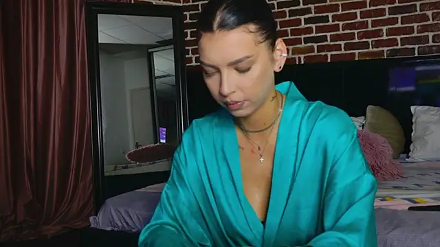 Snapshot of MeganSin_ chatting on October 8, 4:32 am MeganSin online show from October 8, 4:32 am