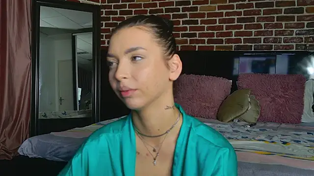 Snapshot of MeganSin_ chatting on October 13, 4:45 am MeganSin online show from October 13, 4:45 am