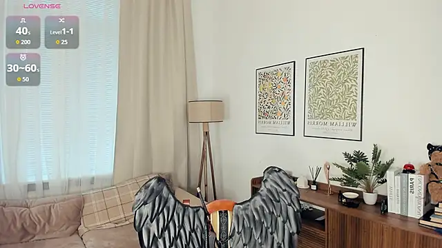 LaureMestler online show from November 11, 9:31 am