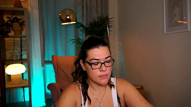 mrs fllowerr online show from December 17, 5:41 pm