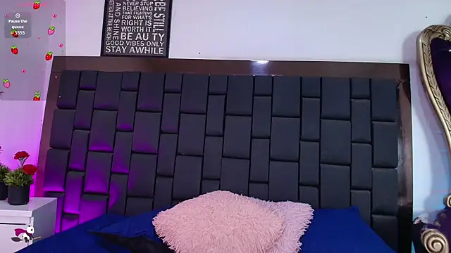 Krystal Heartss online show from November 10, 3:11 pm