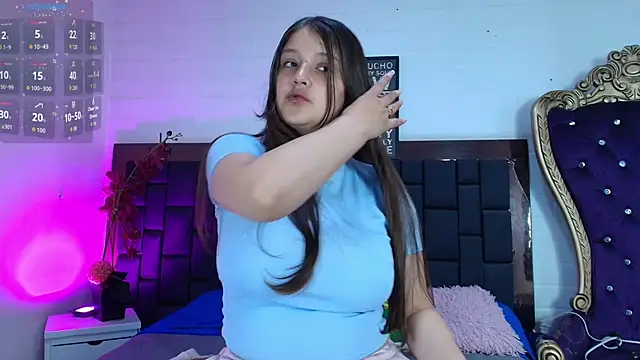 Krystal Heartss online show from December 18, 1:17 pm