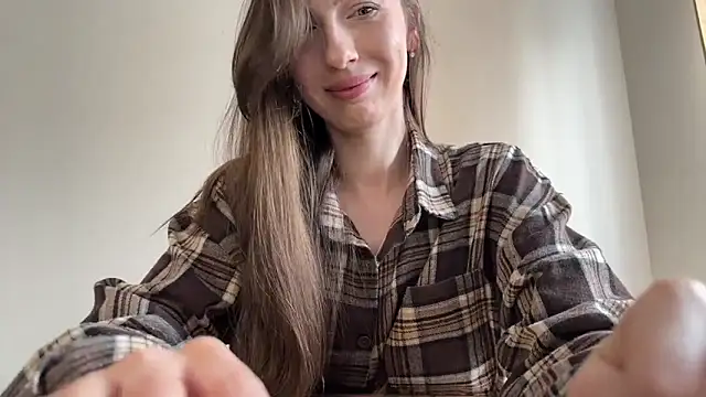 Snapshot of Prettyyy_Angel chatting on April 21, 10:21 am Prettyyy Angel online show from April 21, 10:21 am