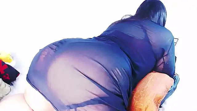 vivianepierss online show from December 18, 7:14 am