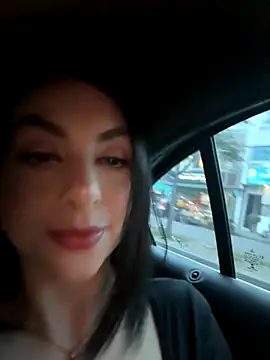 LlianneDiamond1 online show from December 3, 10:08 pm