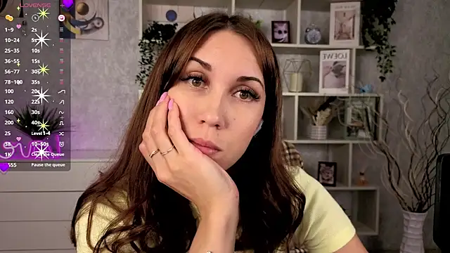 DreamVelour online show from October 21, 8:31 pm