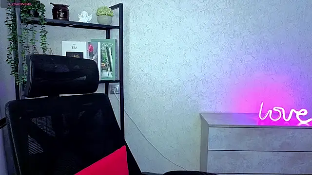 Snapshot of DreamVelour chatting on June 21, 8:55 pm DreamVelour online show from June 21, 8:55 pm