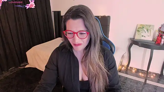 Hanna MA online show from November 26, 3:57 pm