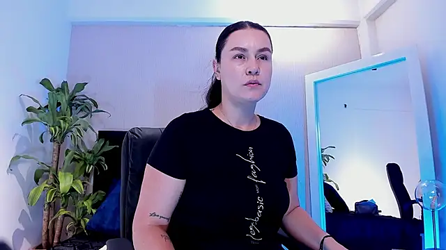 Iris Parkerr online show from December 15, 11:58 am