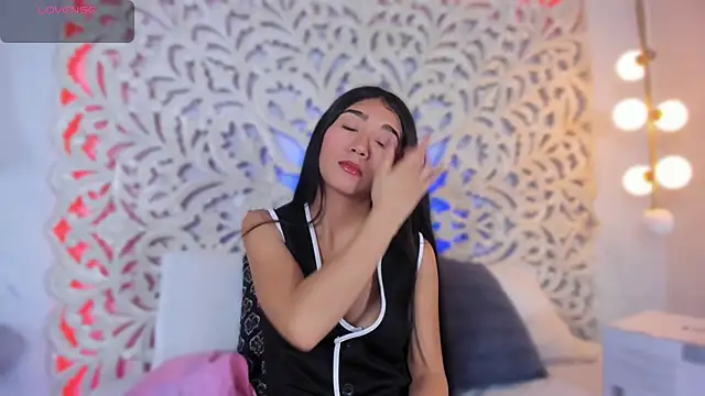 Mariana Kalo online show from November 28, 5:04 pm