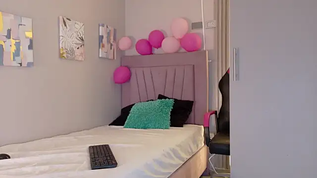 Snapshot of meli_peach1 chatting on November 19, 7:25 pm meli peach1 online show from November 19, 7:25 pm