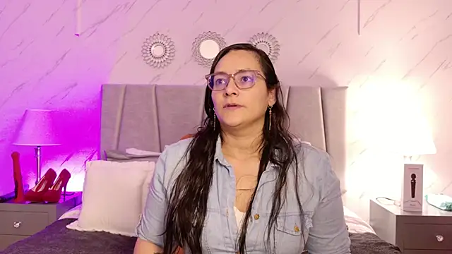 Snapshot of Michell_Monet chatting on May 12, 12:02 pm Michell Monet online show from May 12, 12:02 pm