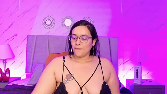 Snapshot of Michell_Monet chatting on June 11, 12:03 pm Michell Monet online show from June 11, 12:03 pm