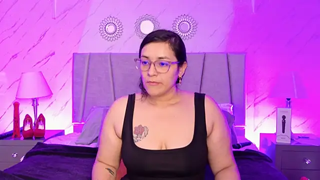 Snapshot of Michell_Monet chatting on June 12, 12:04 pm Michell Monet online show from June 12, 12:04 pm