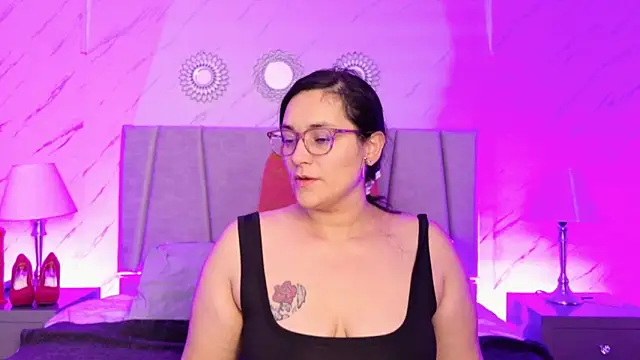 Snapshot of Michell_Monet chatting on June 14, 12:18 pm Michell Monet online show from June 14, 12:18 pm