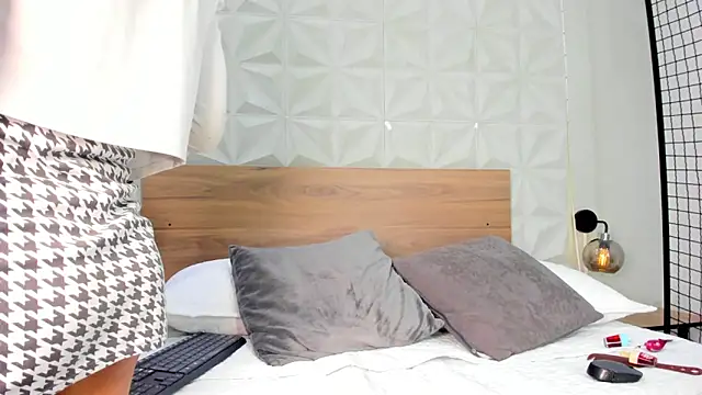 ValeryTrans  online show from November 27, 1:24 pm