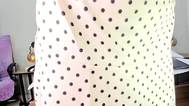 Snapshot of ValeryTrans_ chatting on June 20, 1:25 pm ValeryTrans online show from June 20, 1:25 pm