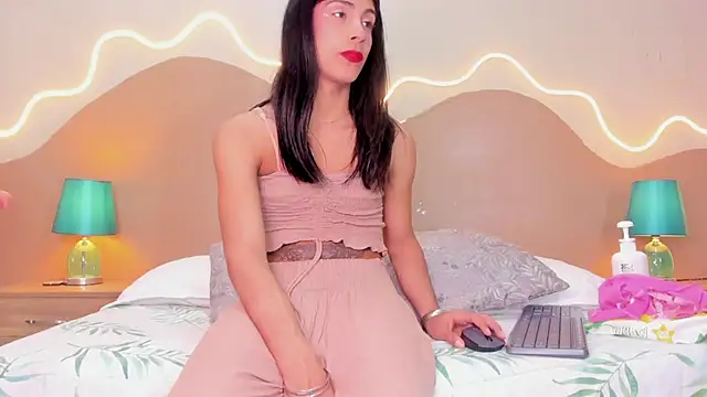 Snapshot of ValeryTrans_ chatting on July 6, 1:19 pm ValeryTrans online show from July 6, 1:19 pm