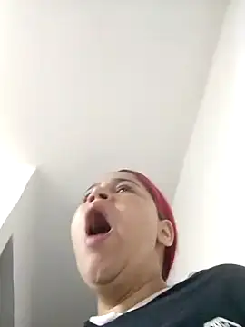 Snapshot of abysaenz chatting on October 4, 3:10 pm abysaenz online show from October 4, 3:10 pm