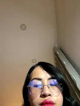 Snapshot of EllieYoon chatting on December 4, 3:21 pm EllieYoon online show from December 4, 3:21 pm