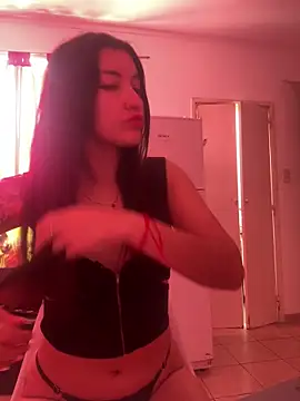 Snapshot of KarenG2025 chatting on November 25, 4:29 pm KarenG2025 online show from November 25, 4:29 pm