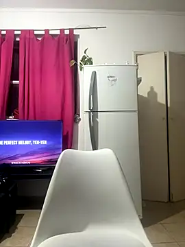 Snapshot of KarenG2025 chatting on November 27, 4:14 am KarenG2025 online show from November 27, 4:14 am