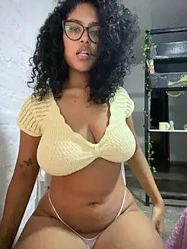 Snapshot of miiabrown18 chatting on May 13, 1:14 am miiabrown18 online show from May 13, 1:14 am